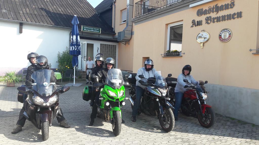 Illerich Gasthaus Am Brunnen מראה חיצוני תמונה